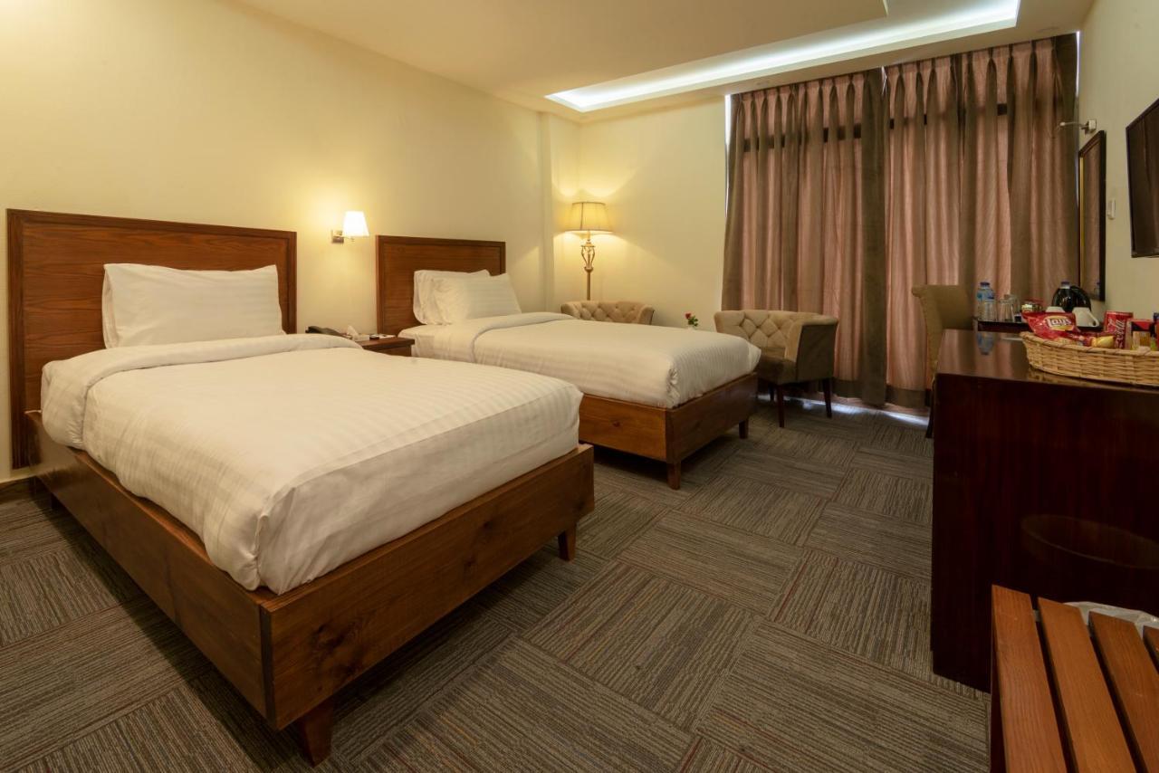 Hotel One Naran Kültér fotó