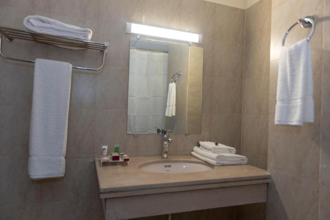 Hotel One Naran Kültér fotó